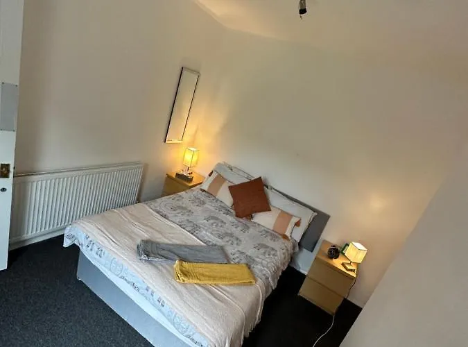 Luton Home From Home B&B